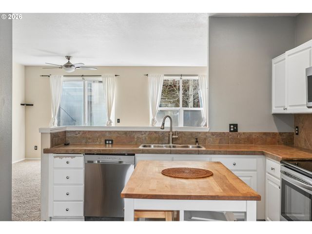 12045 Sw CHUKAR Ter, Beaverton, OR 97007