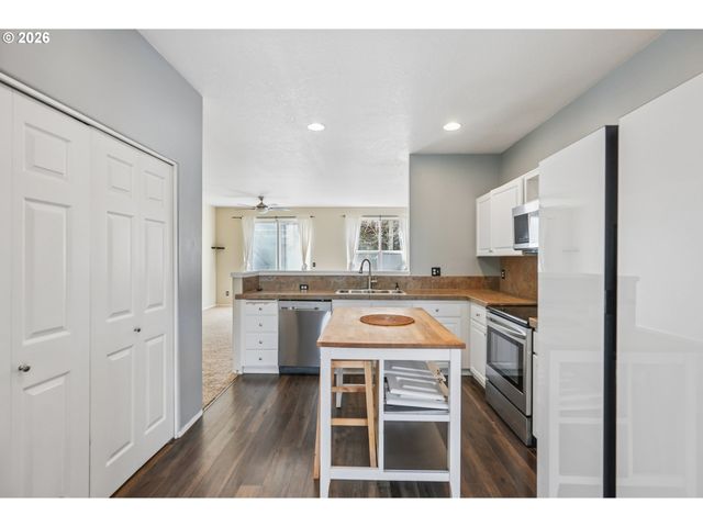 12045 Sw CHUKAR Ter, Beaverton, OR 97007