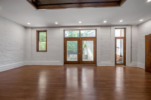 340 New Street, Lexington, KY 40507
