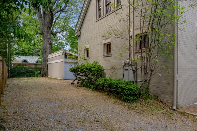 340 New Street, Lexington, KY 40507