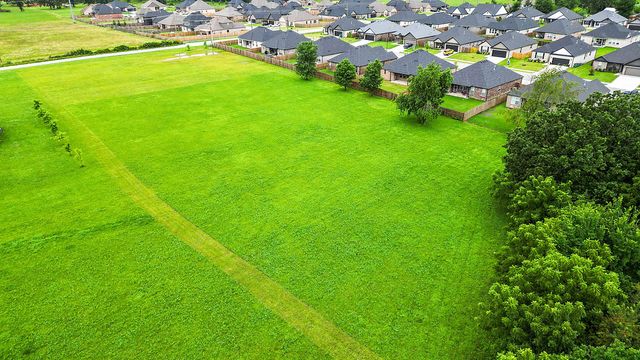 Edgewood Road, Bentonville, AR 72713