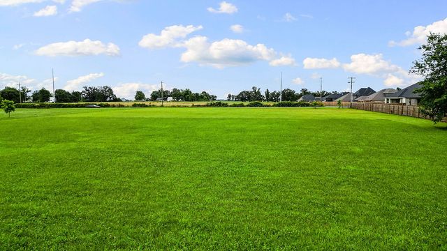 Edgewood Road, Bentonville, AR 72713