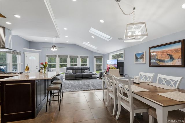 12 Buccaneer Lane, East Setauket, NY 11733