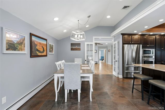 12 Buccaneer Lane, East Setauket, NY 11733