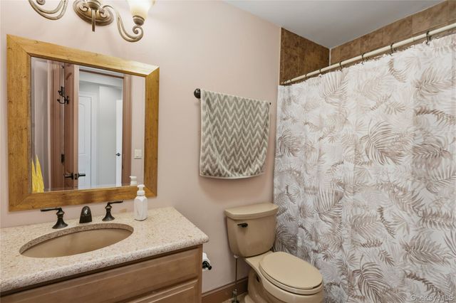 12 Buccaneer Lane, East Setauket, NY 11733