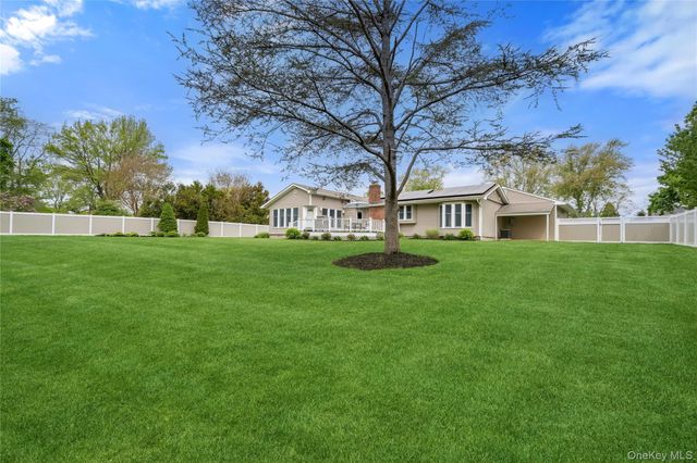 12 Buccaneer Lane, East Setauket, NY 11733
