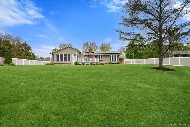 12 Buccaneer Lane, East Setauket, NY 11733