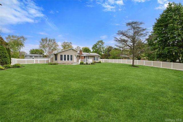 12 Buccaneer Lane, East Setauket, NY 11733