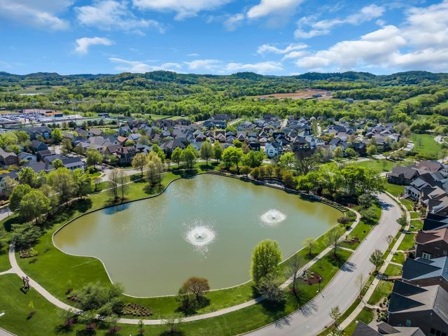 3128 Natoma Cir, Thompsons Station, TN 37179