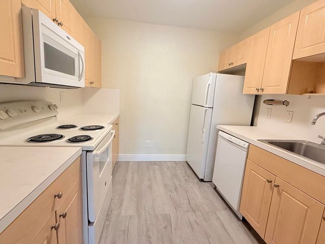 760 SE 2nd Avenue D112, Deerfield Beach, FL 33441