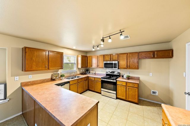 626 Coral Harbor, San Antonio, TX 78251