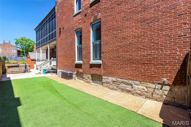 1225 Dolman Street, St Louis, MO 63104