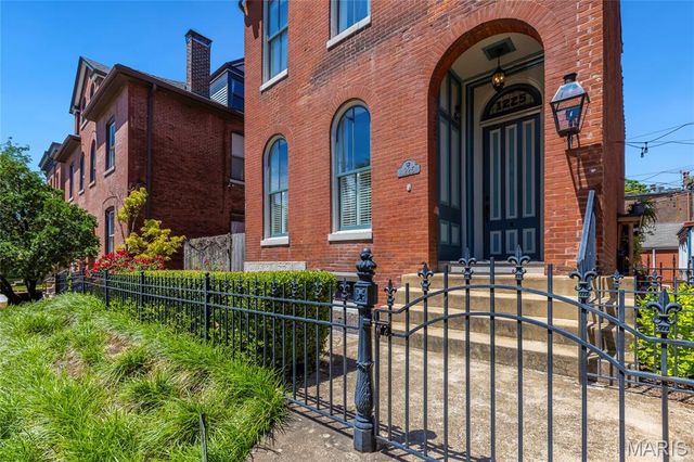 1225 Dolman Street, St Louis, MO 63104