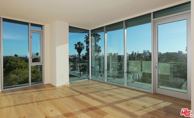 8500 Burton Way 411, Los Angeles, CA 90048