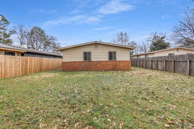 2922 WALKER AVE, Memphis, TN 38111