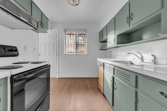 2922 WALKER AVE, Memphis, TN 38111