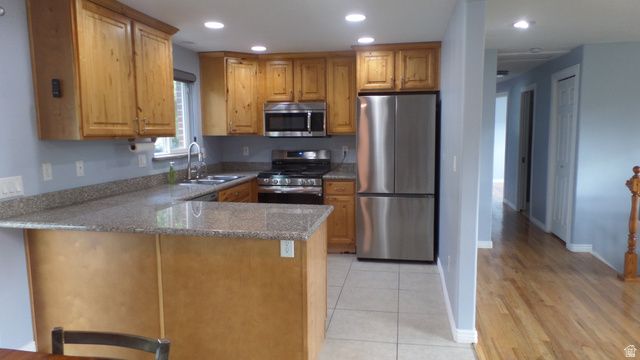 4932 S PINEHILL DR, Murray, UT 84107