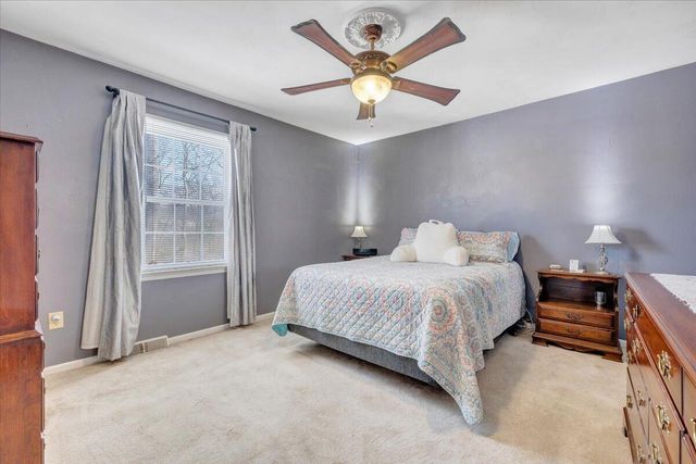 135 Silverbirch DR, Blue Ridge, VA 24064