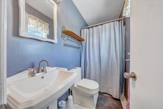 135 Silverbirch DR, Blue Ridge, VA 24064