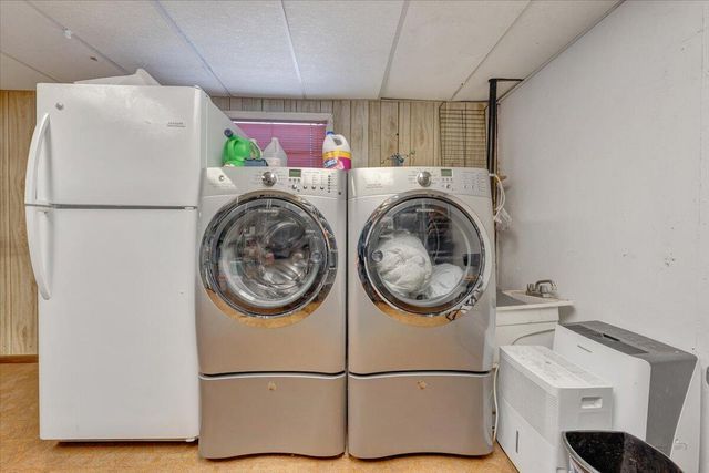 135 Silverbirch DR, Blue Ridge, VA 24064