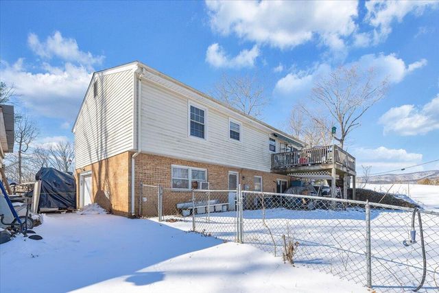 135 Silverbirch DR, Blue Ridge, VA 24064