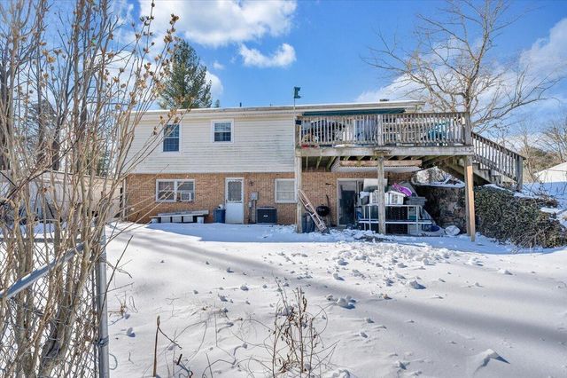 135 Silverbirch DR, Blue Ridge, VA 24064