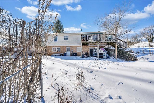 135 Silverbirch DR, Blue Ridge, VA 24064