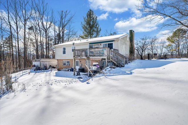 135 Silverbirch DR, Blue Ridge, VA 24064