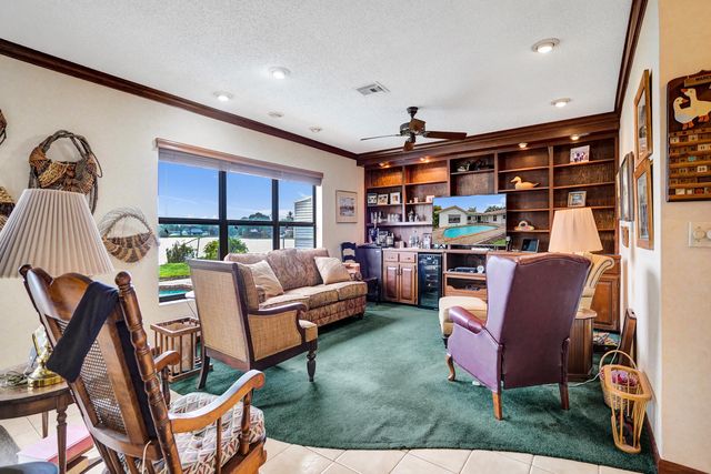 1721 SW 69th Avenue, Plantation, FL 33317