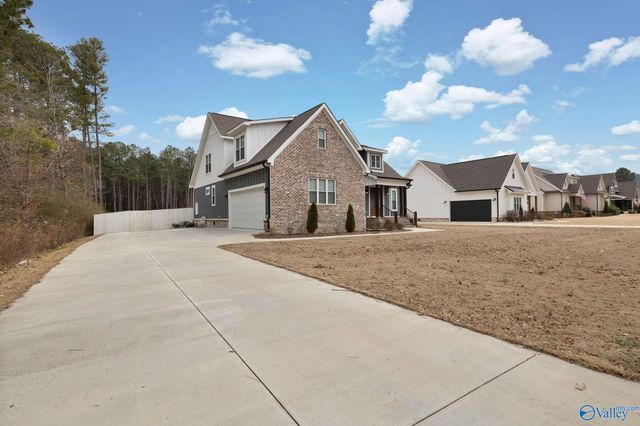5107 Spring Creek Drive, Guntersville, AL 35976