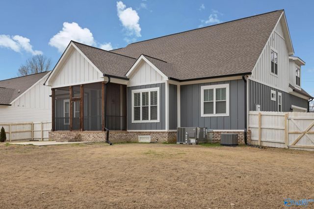 5107 Spring Creek Drive, Guntersville, AL 35976