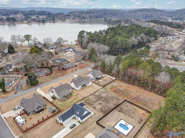 5107 Spring Creek Drive, Guntersville, AL 35976