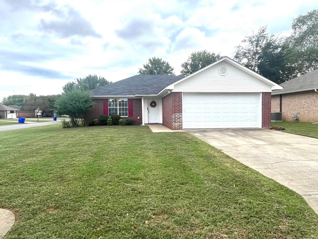 3915 Gabrial Drive, Conway, AR 72034