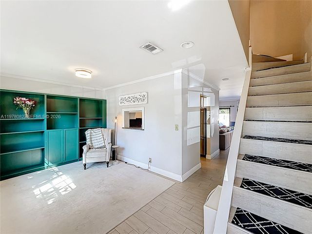 2128 NE 9th Ave, Wilton Manors, FL 33305