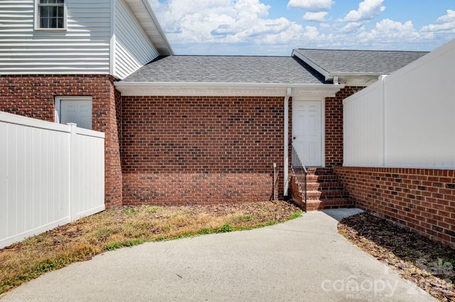 5608 Burck Drive NW, Concord, NC 28027
