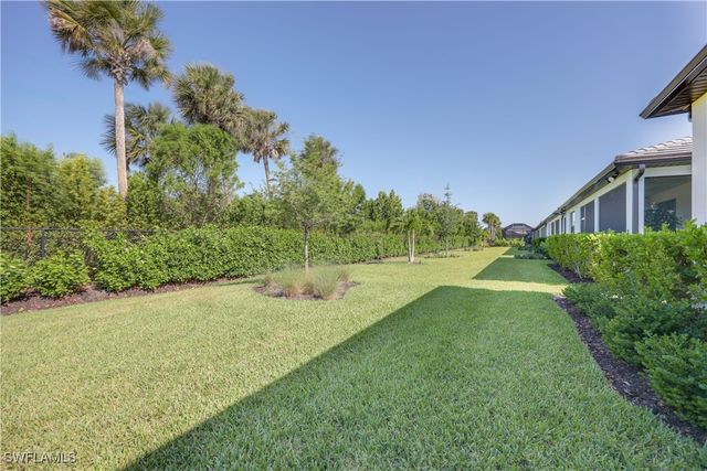 2048 Yellowfin CIR, Naples, FL 34114