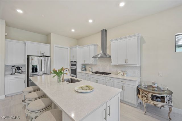 2048 Yellowfin CIR, Naples, FL 34114