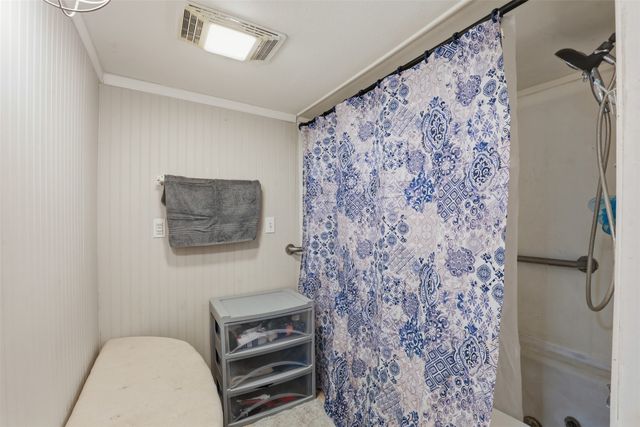 500 W Rucker Street, Granbury, TX 76048