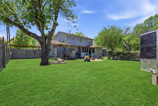 500 W Rucker Street, Granbury, TX 76048