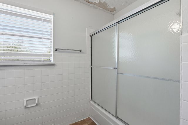 500 W Rucker Street, Granbury, TX 76048