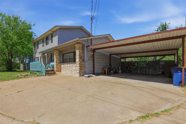 500 W Rucker Street, Granbury, TX 76048