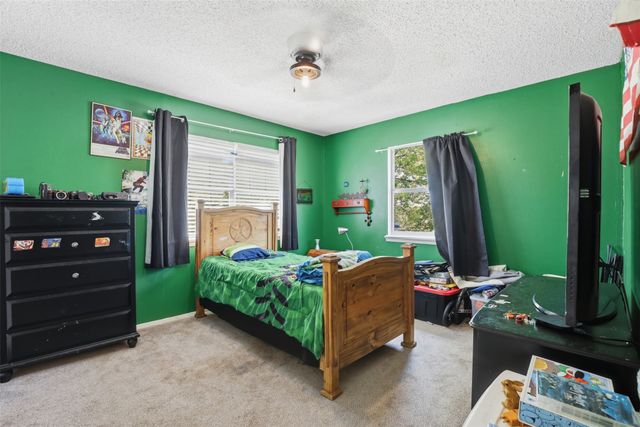 500 W Rucker Street, Granbury, TX 76048