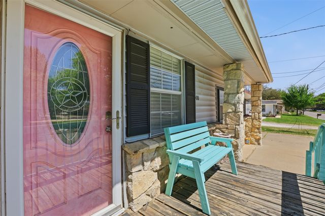 500 W Rucker Street, Granbury, TX 76048