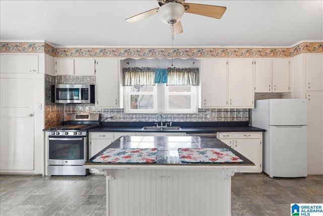 1002 10TH AVENUE, Jasper, AL 35501