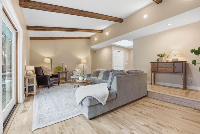 913 York Avenue NW, Elk River, MN 55330