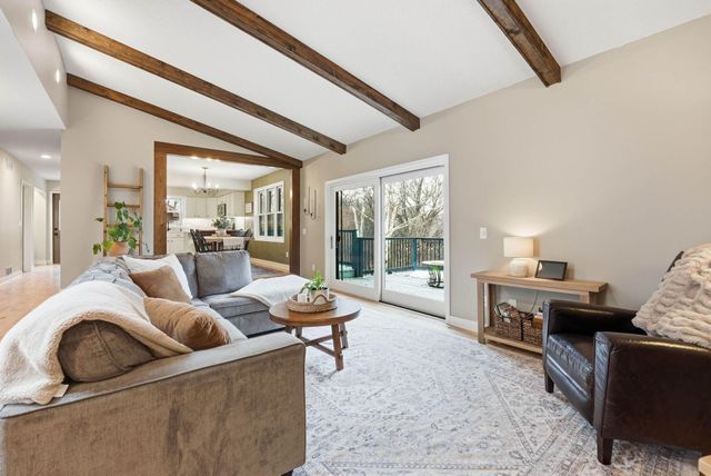 913 York Avenue NW, Elk River, MN 55330