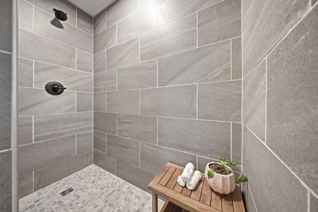 913 York Avenue NW, Elk River, MN 55330