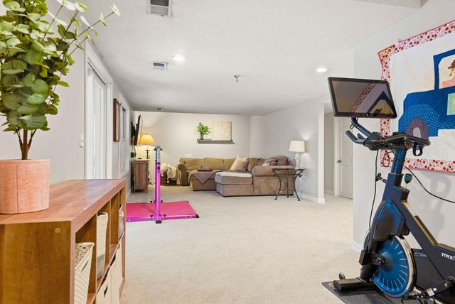 913 York Avenue NW, Elk River, MN 55330