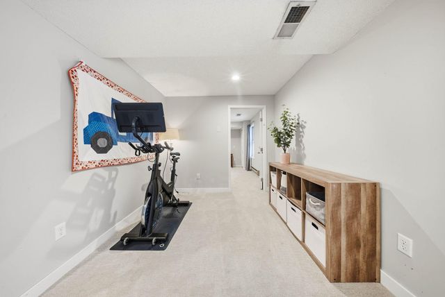 913 York Avenue NW, Elk River, MN 55330