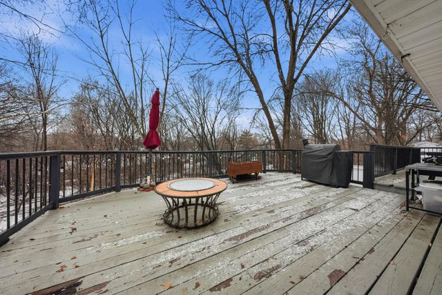 913 York Avenue NW, Elk River, MN 55330